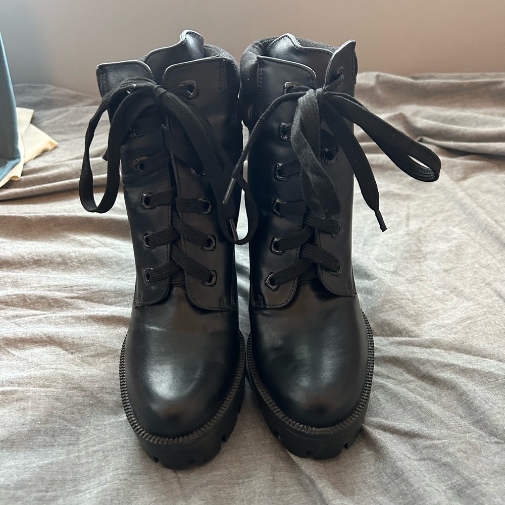 Platform Laceup heeled boots